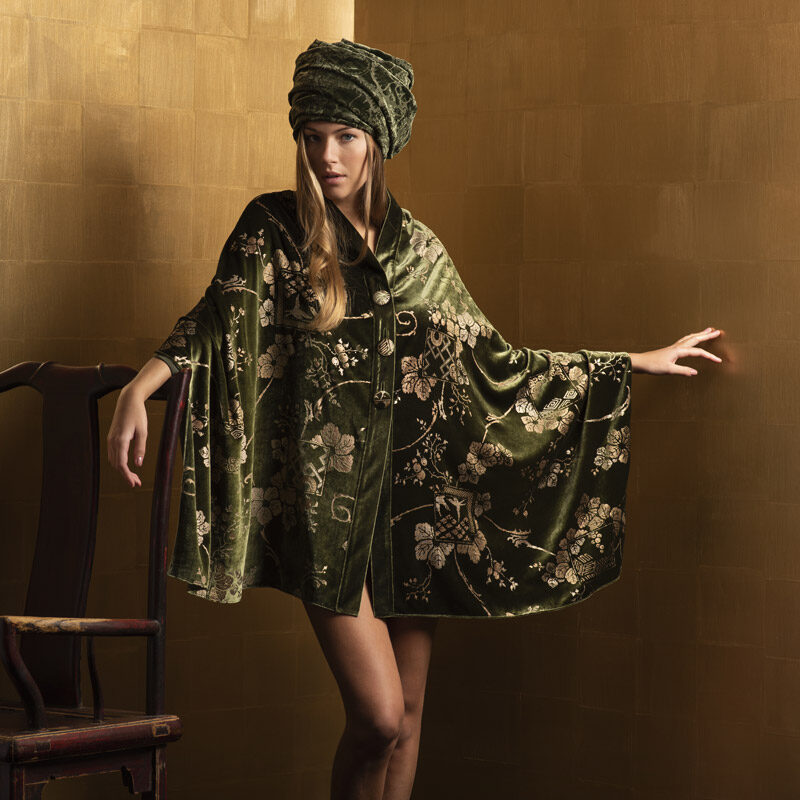 Minerva | Printed velvet stole with buttons