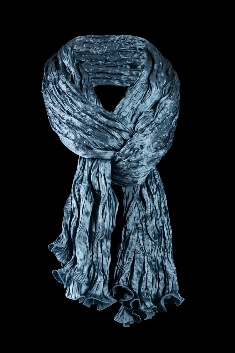This scarf uses Fortuny’s own techniques, which we spent years discovering and mastering.